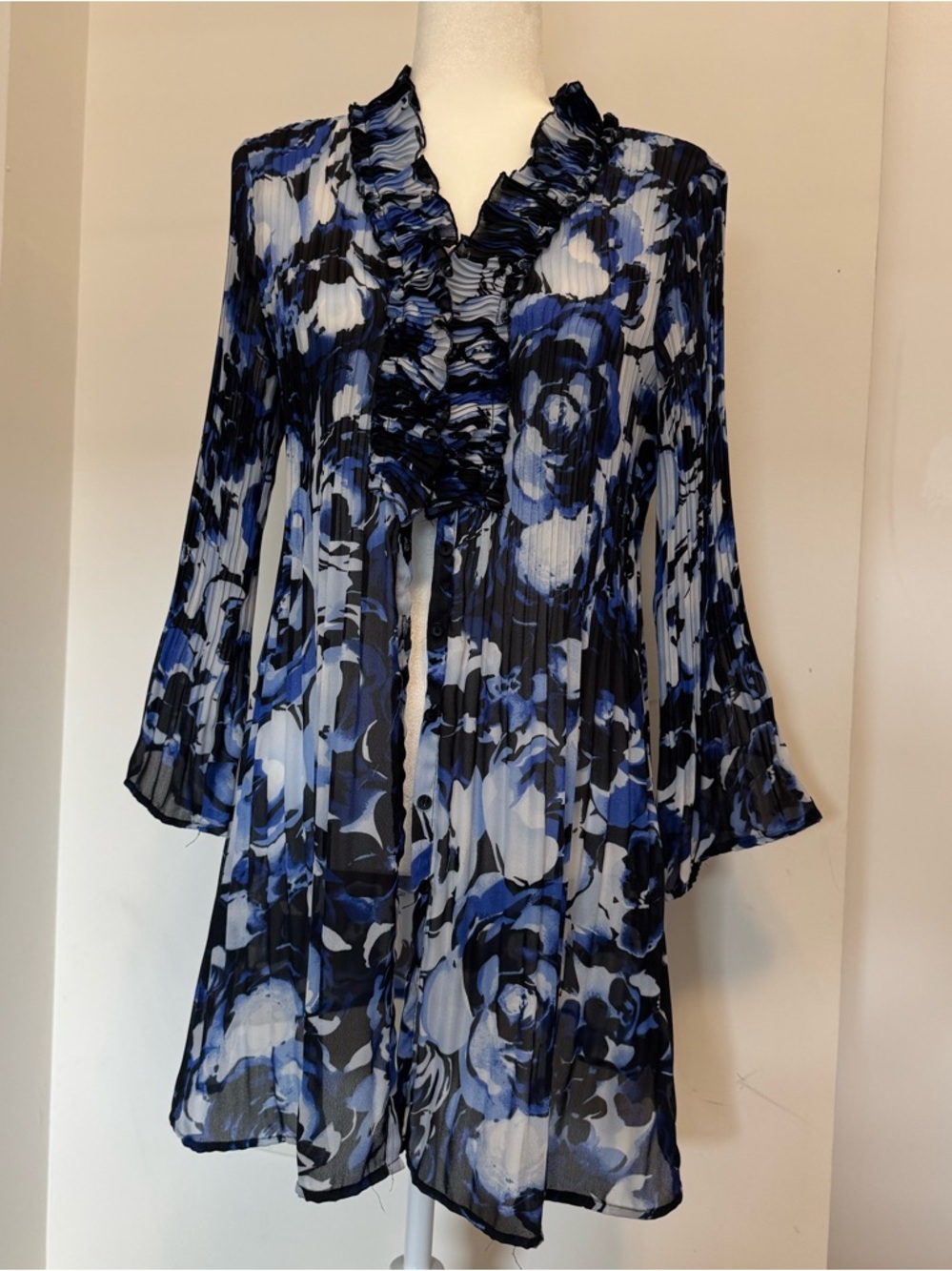 Sunny Leigh Black and Blue Floral Pleated Midi Dress